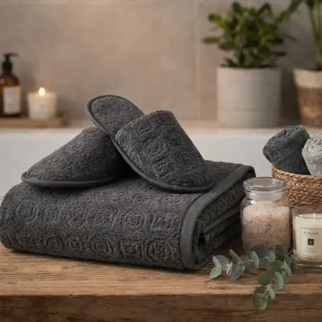 Комплект хавлия за баня с чехли